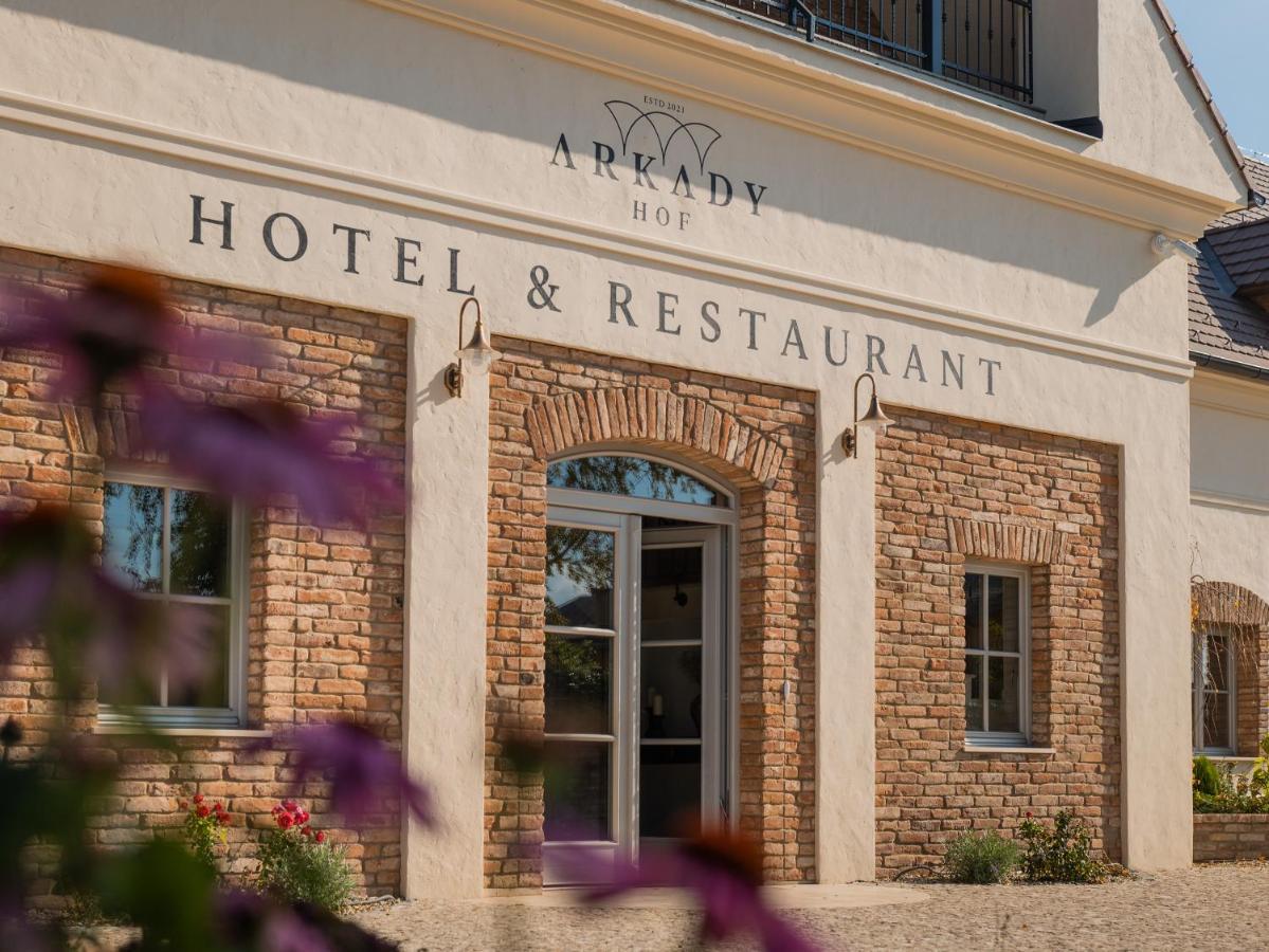 Arkady Hof Hotel Stupava Bagian luar foto
