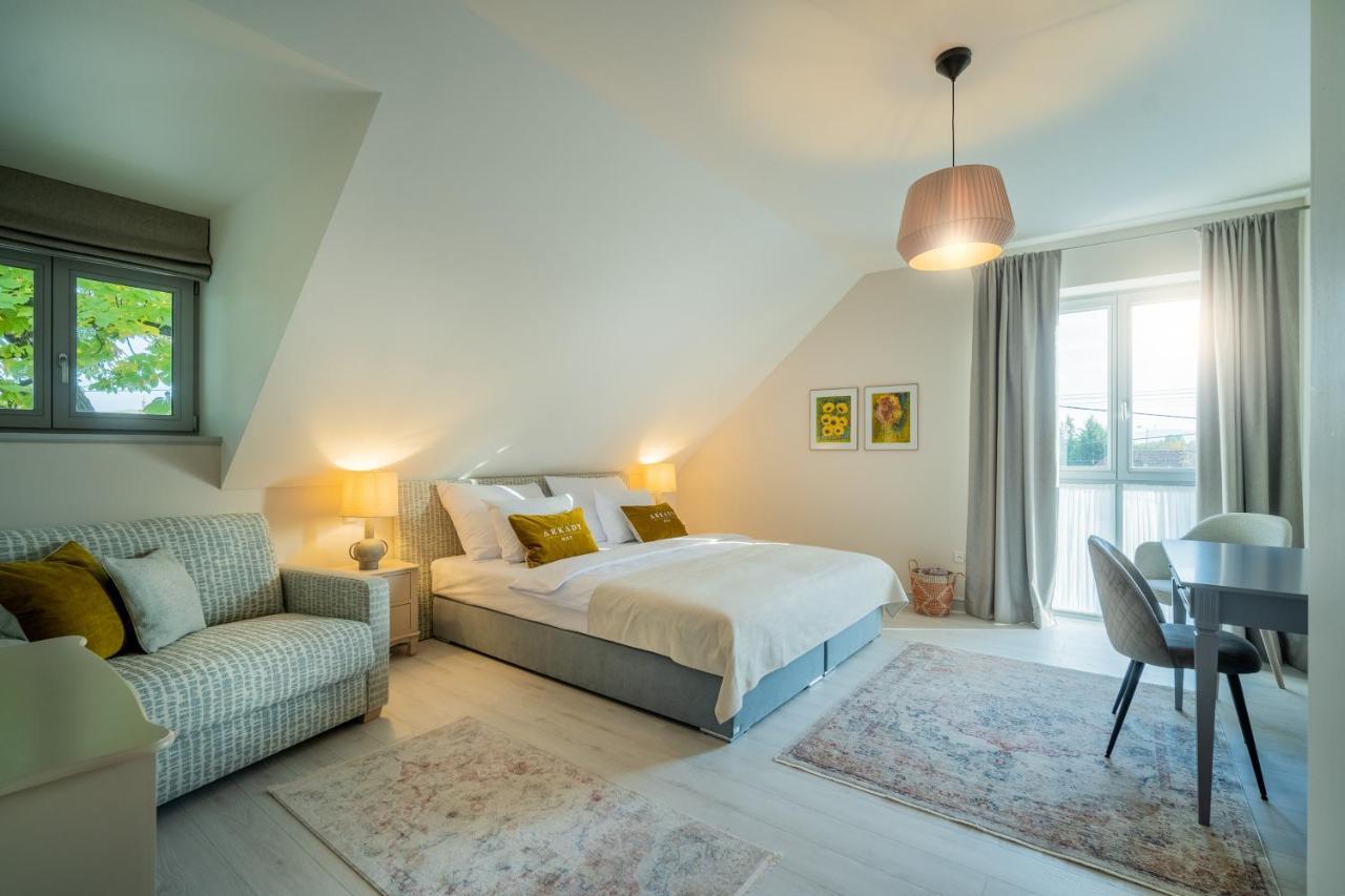 Arkady Hof Hotel Stupava Bagian luar foto