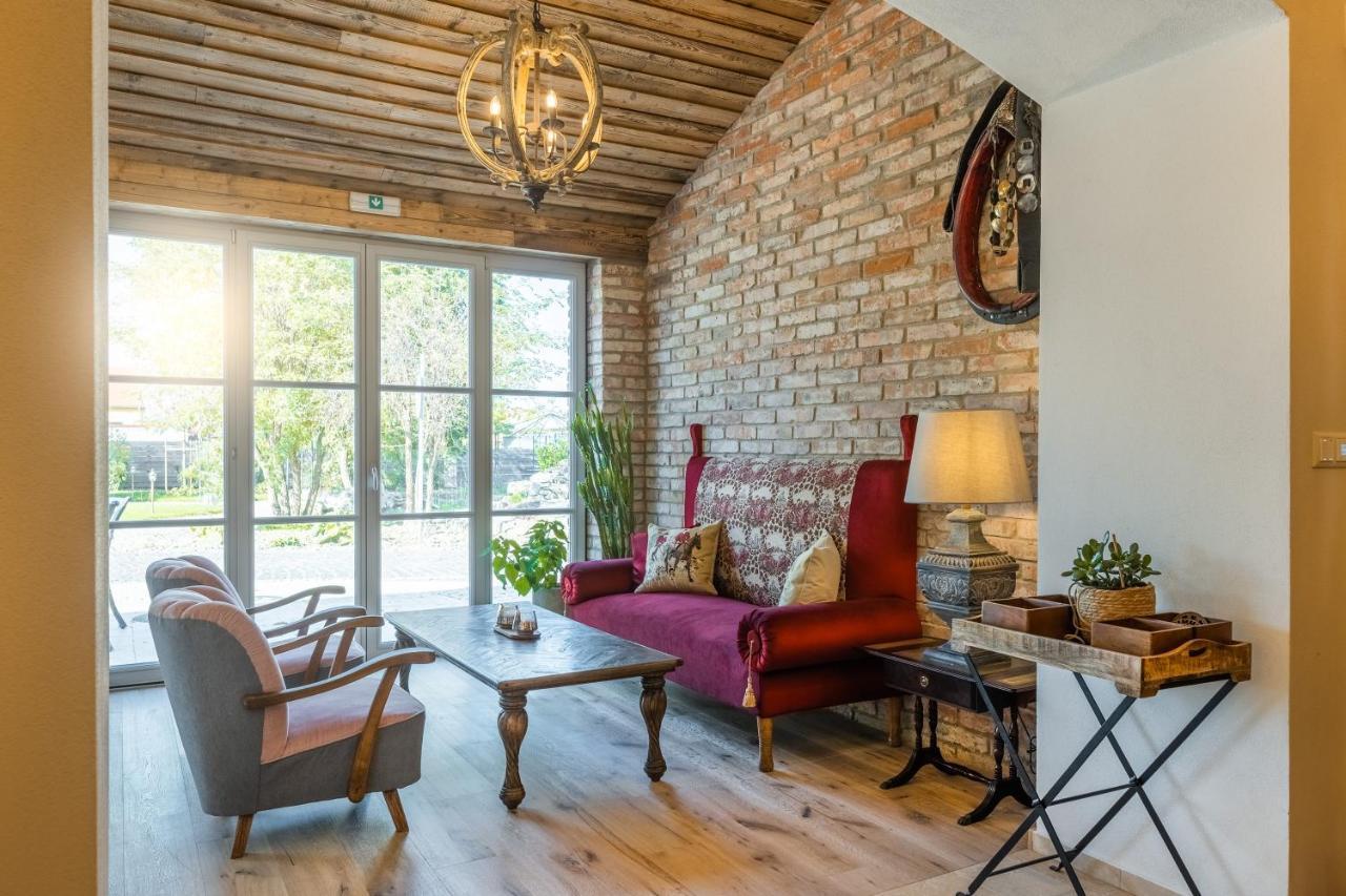 Arkady Hof Hotel Stupava Bagian luar foto