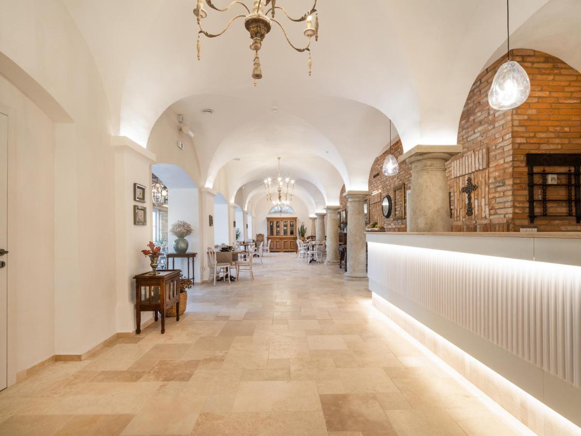 Arkady Hof Hotel Stupava Bagian luar foto