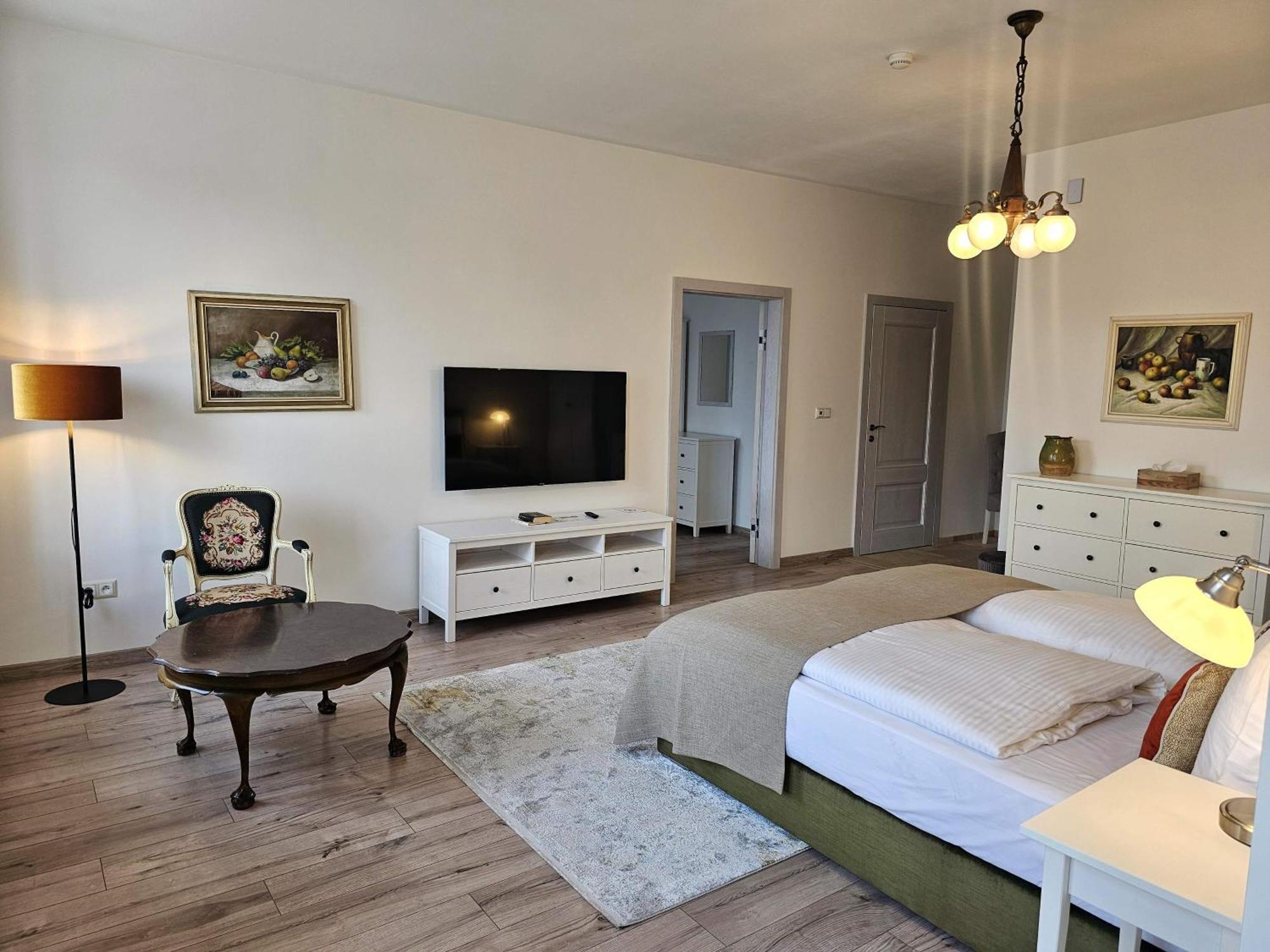 Arkady Hof Hotel Stupava Ruang foto